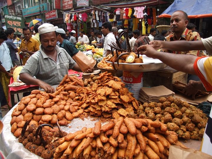 ঢাকার ইফতার বাজার