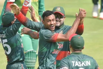 ফিল্ডিংয়েও নজর কেড়েছে বাংলাদেশ