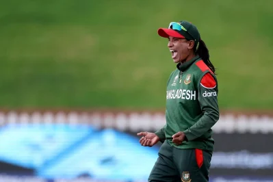৩ উইকেট শিকার করে ম্যাচটি জমিয়ে তুলেন সালমা খাতুন। ছবি: গেট্টি ইমেজ